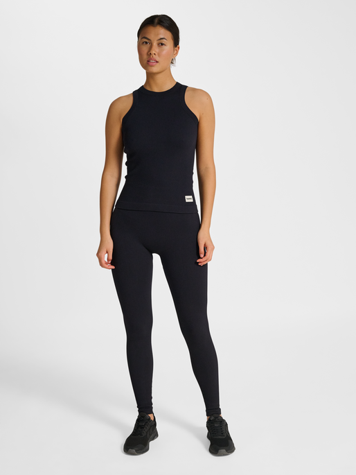 hmlPULSE SEAMLESS RIB W TANK TOP, BLACK, model