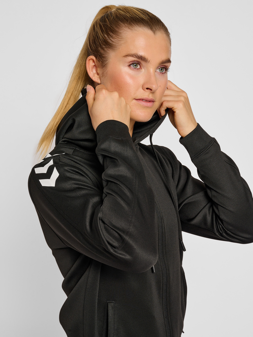 hmlCORE XK POLY ZIP HOOD SWEAT WOMA, BLACK/BLACK, model