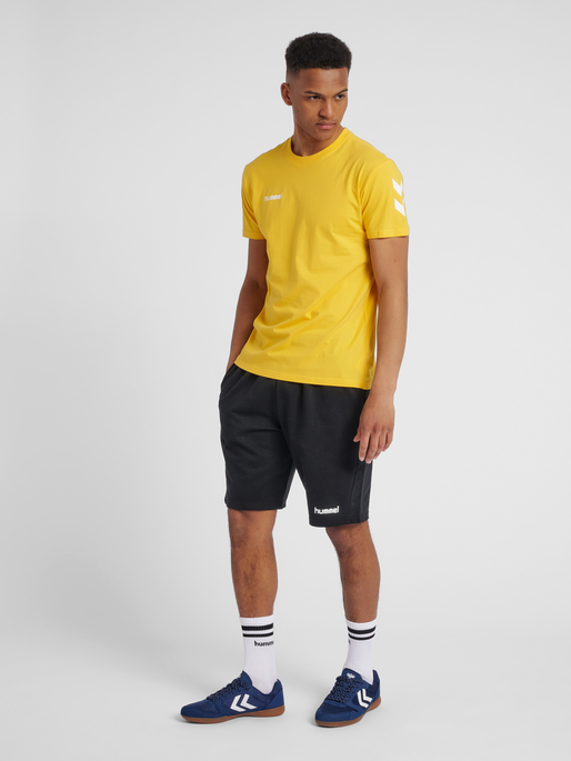 HUMMEL GO COTTON T-SHIRT S/S, SPORTS YELLOW, model