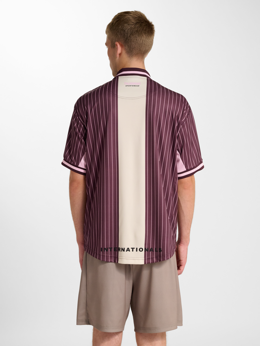 hmlLOOSE FB JERSEY S/S STRIPED, VINEYARD WINE, model
