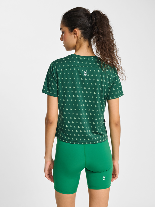 hmlPULSE AOP WORKOUT W T-SHIRT S/S, VERDANT GREEN, model