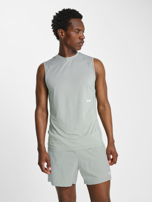 hmlPULSE WORKOUT TANK TOP, BELGIAN BLOCK, model