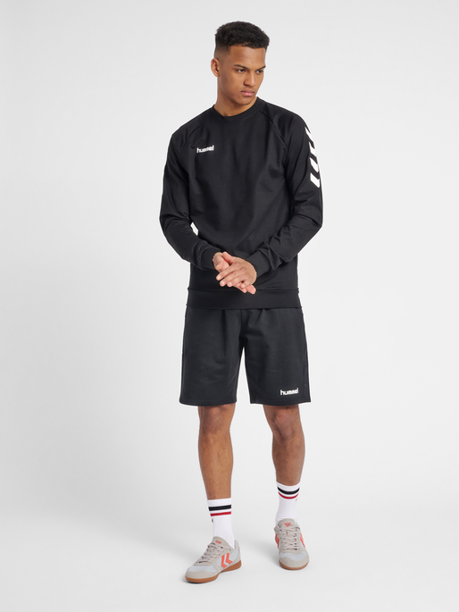 HUMMEL GO COTTON SWEATSHIRT, BLACK, model